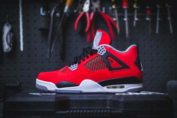 La Air Jordan 4 Retro version « Rouge feu » disponible sur le Nike Store |  NBA | Basket USA